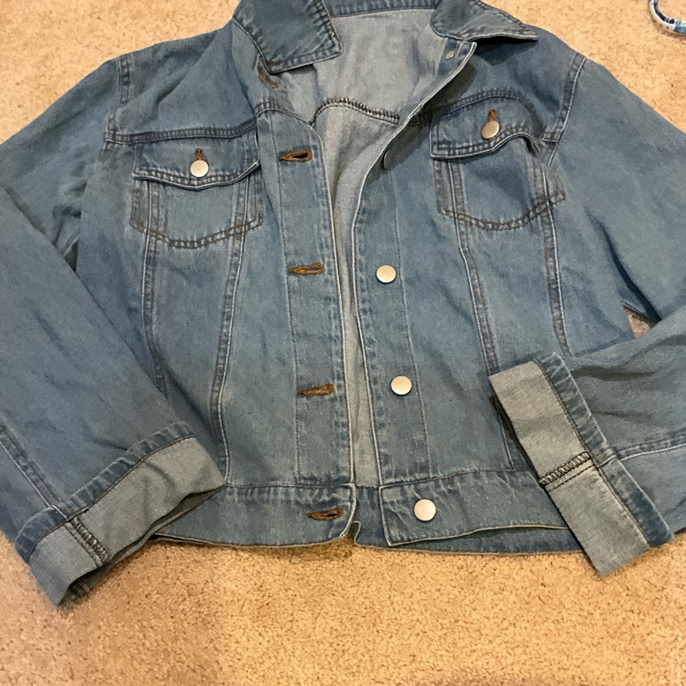 Classic Light Wash Denim Jacket - Blue